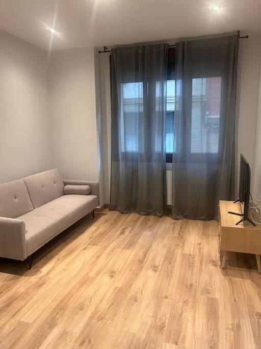 Coqueto Apartamento Cerca Del Casco Viejo Con Garaje Gratis ビルバオ エクステリア 写真