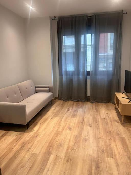 Coqueto Apartamento Cerca Del Casco Viejo Con Garaje Gratis ビルバオ エクステリア 写真